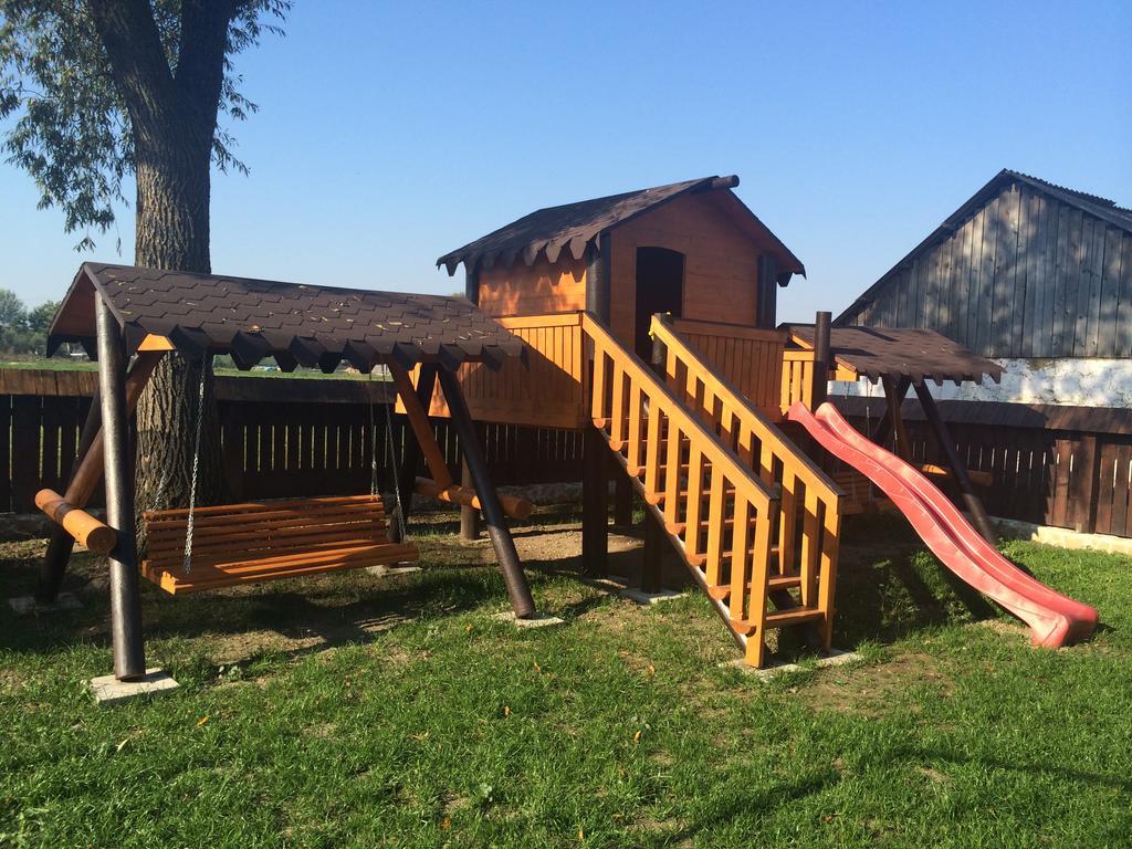 Pensiunea Dany - Crys Zvoristea Exterior photo